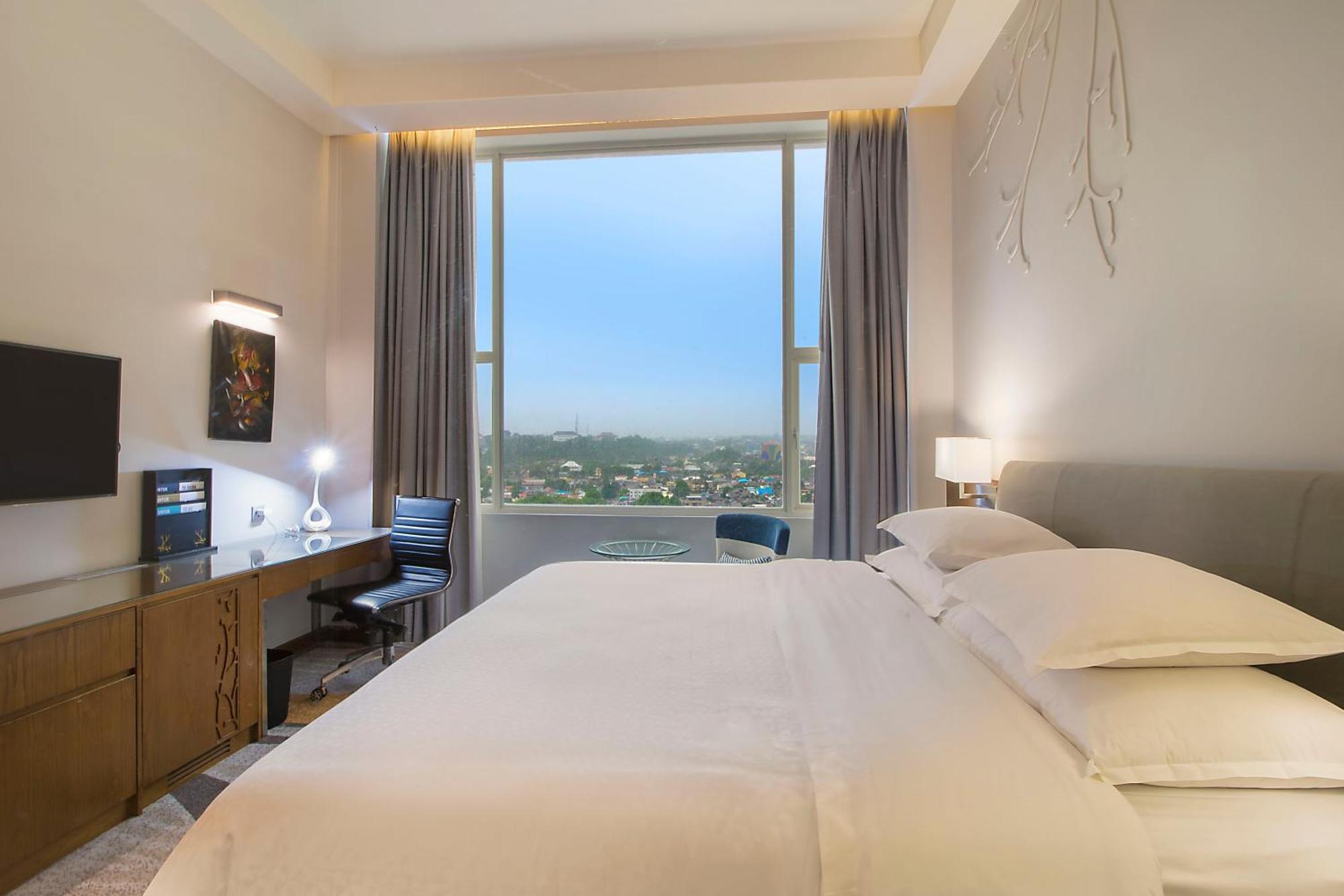 Four Points By Sheraton Manado Eksteriør billede