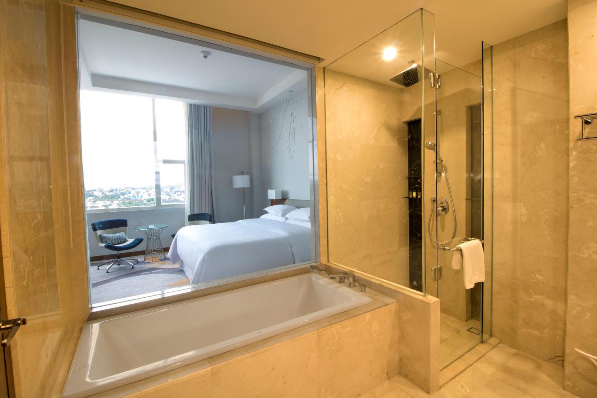Four Points By Sheraton Manado Eksteriør billede