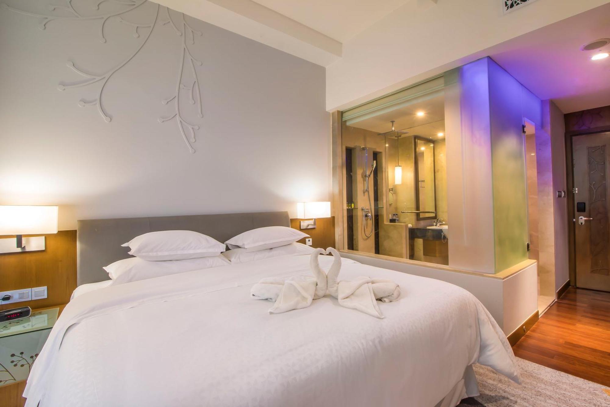 Four Points By Sheraton Manado Eksteriør billede
