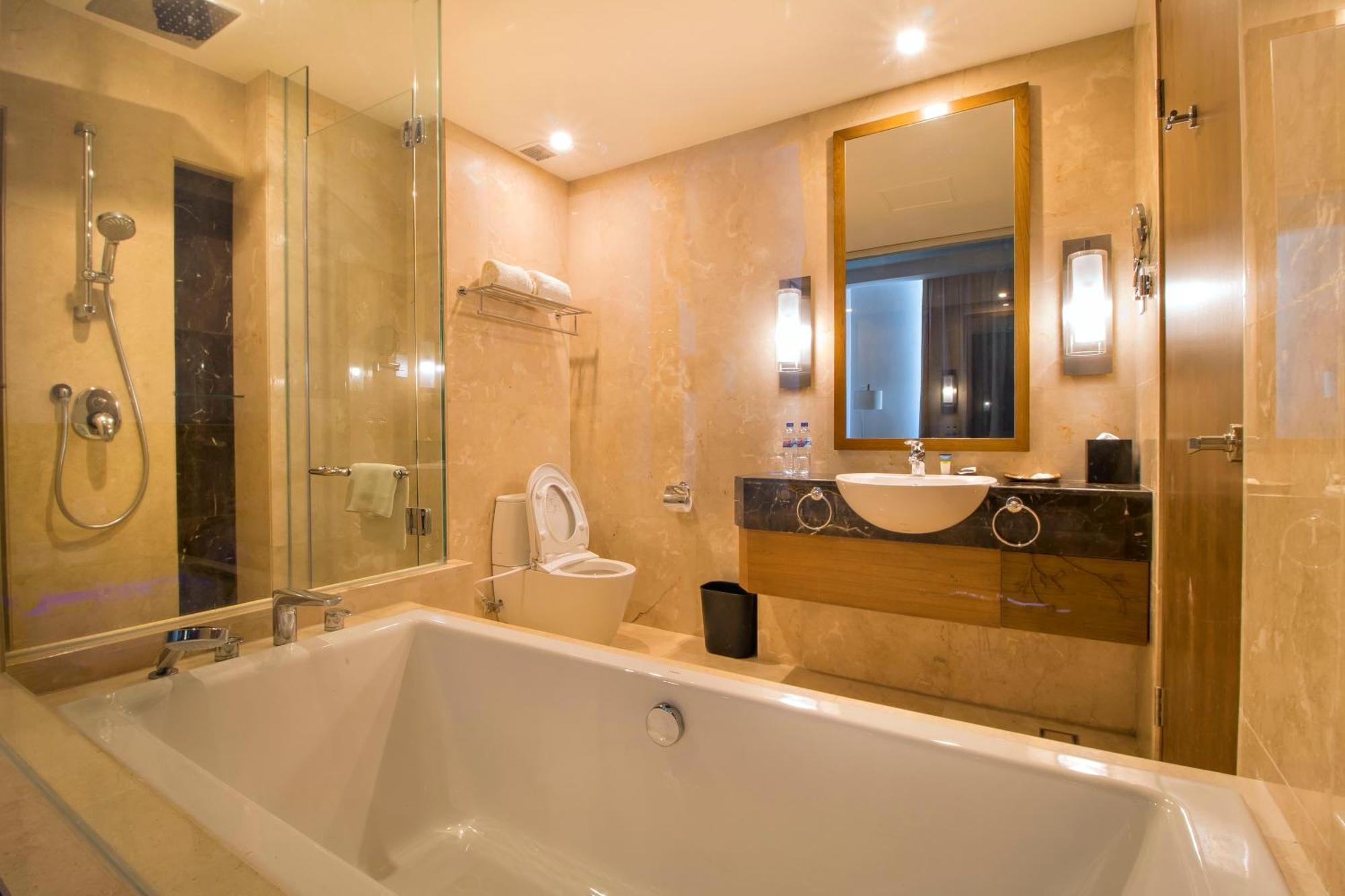 Four Points By Sheraton Manado Eksteriør billede