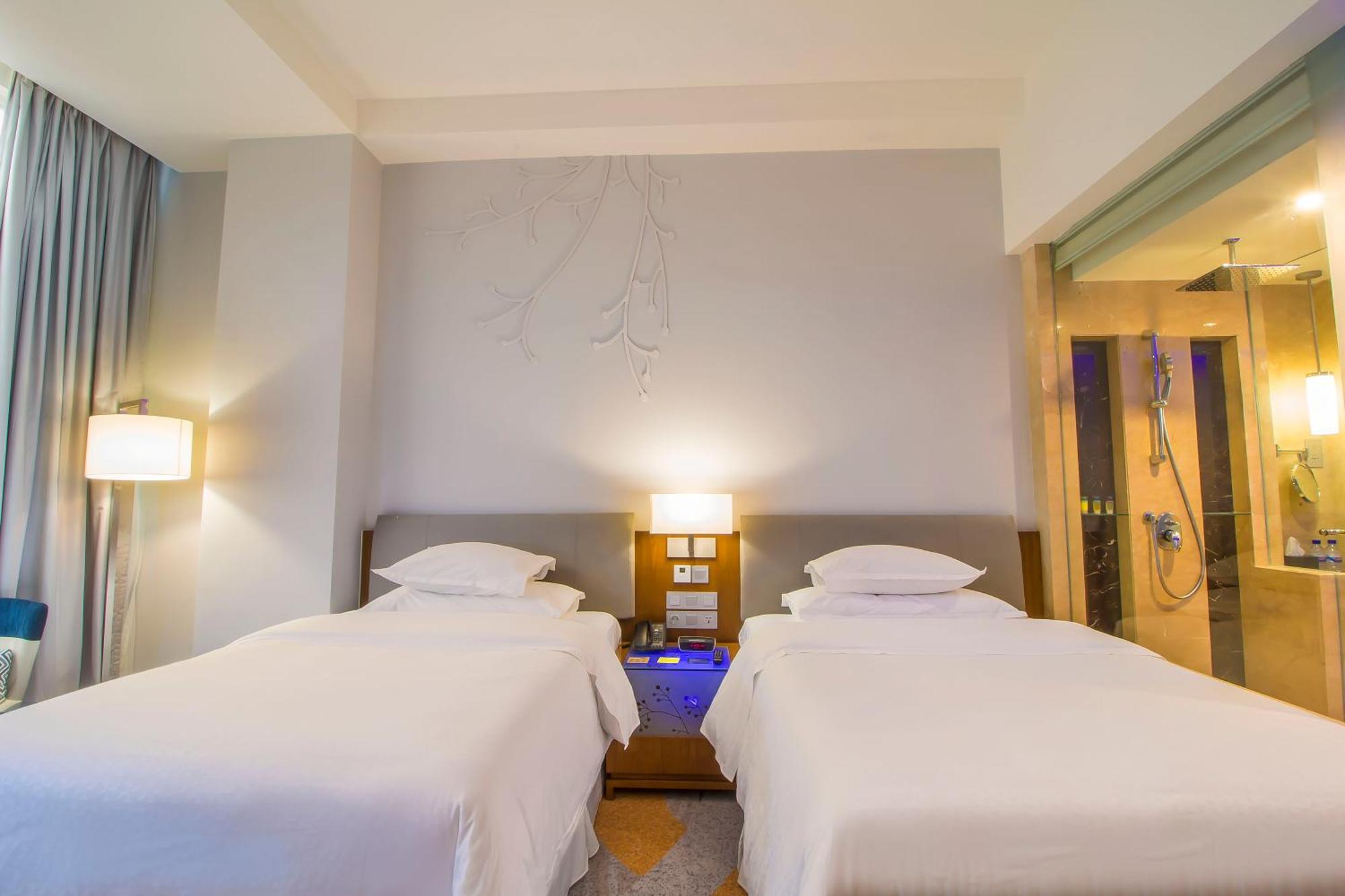 Four Points By Sheraton Manado Eksteriør billede