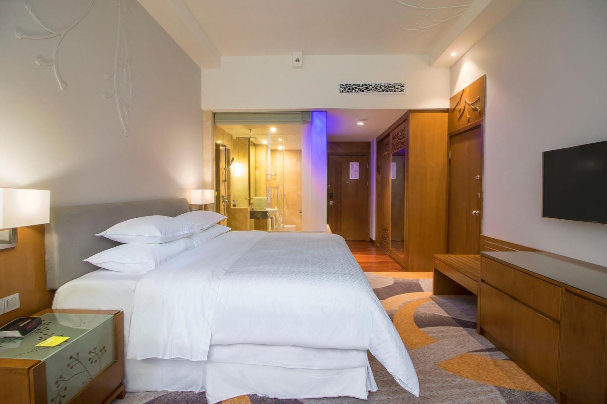 Four Points By Sheraton Manado Eksteriør billede