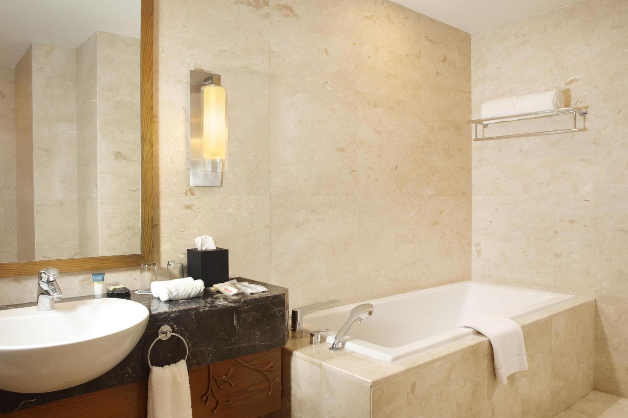 Four Points By Sheraton Manado Eksteriør billede
