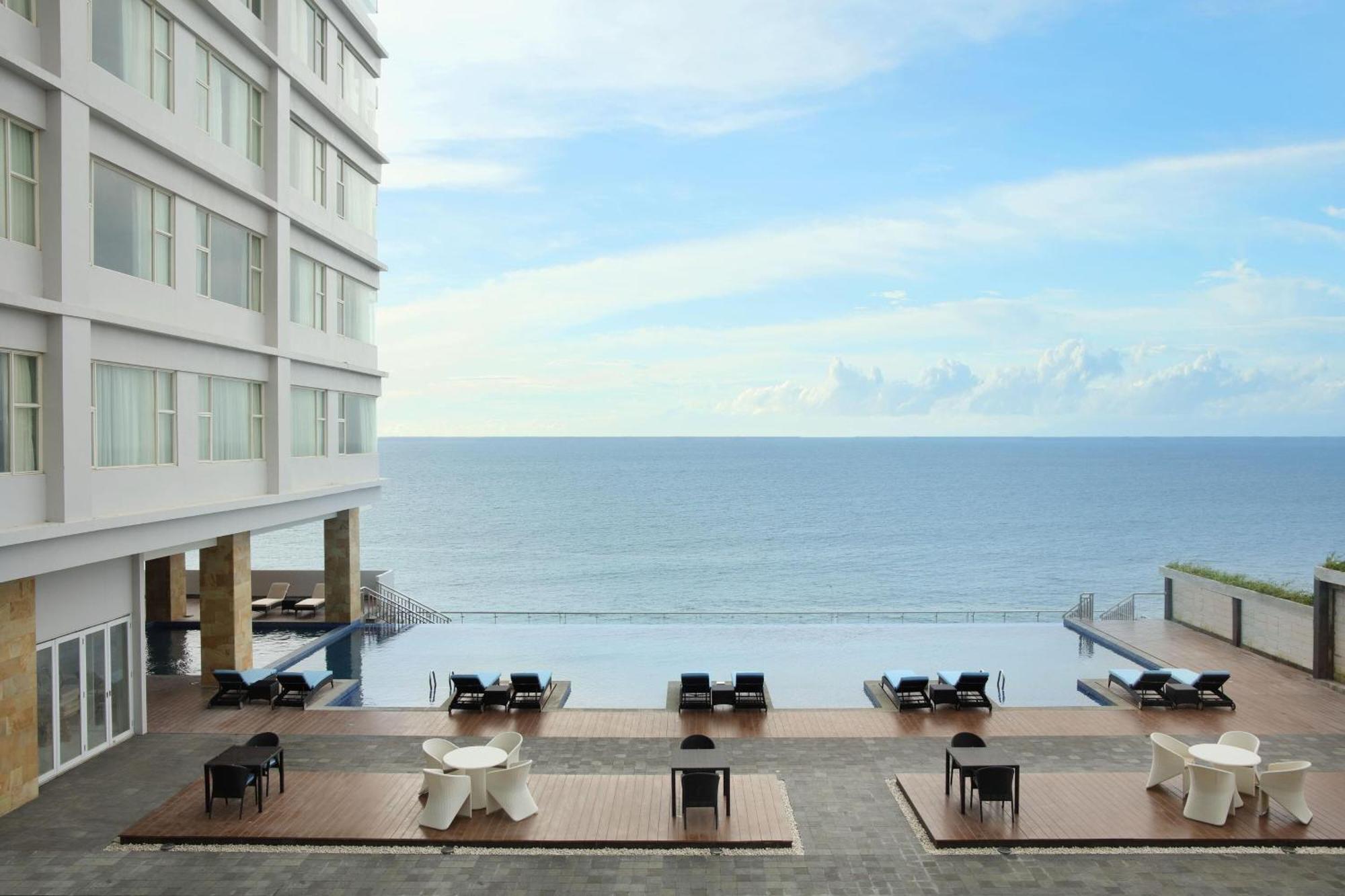 Four Points By Sheraton Manado Eksteriør billede