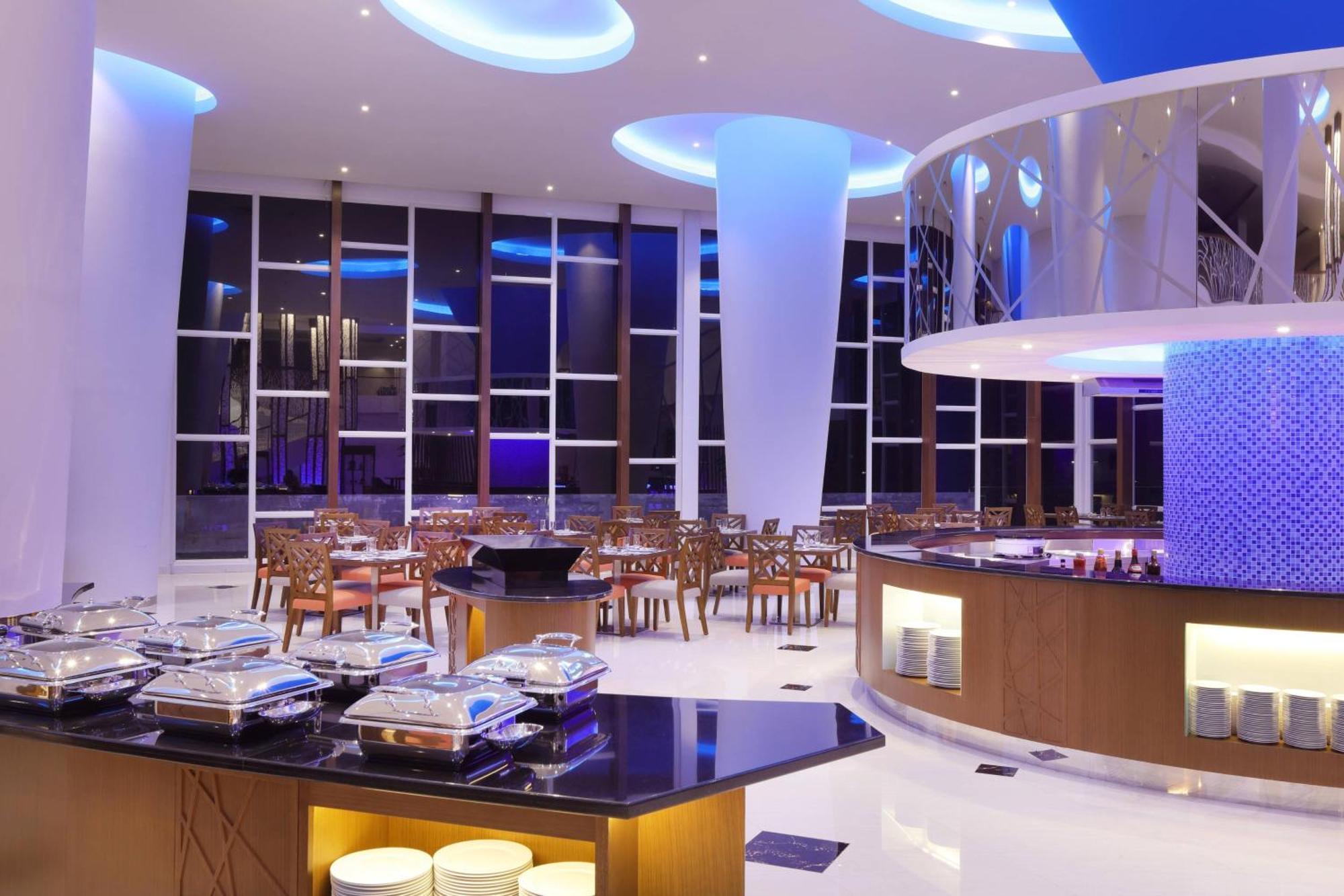 Four Points By Sheraton Manado Eksteriør billede