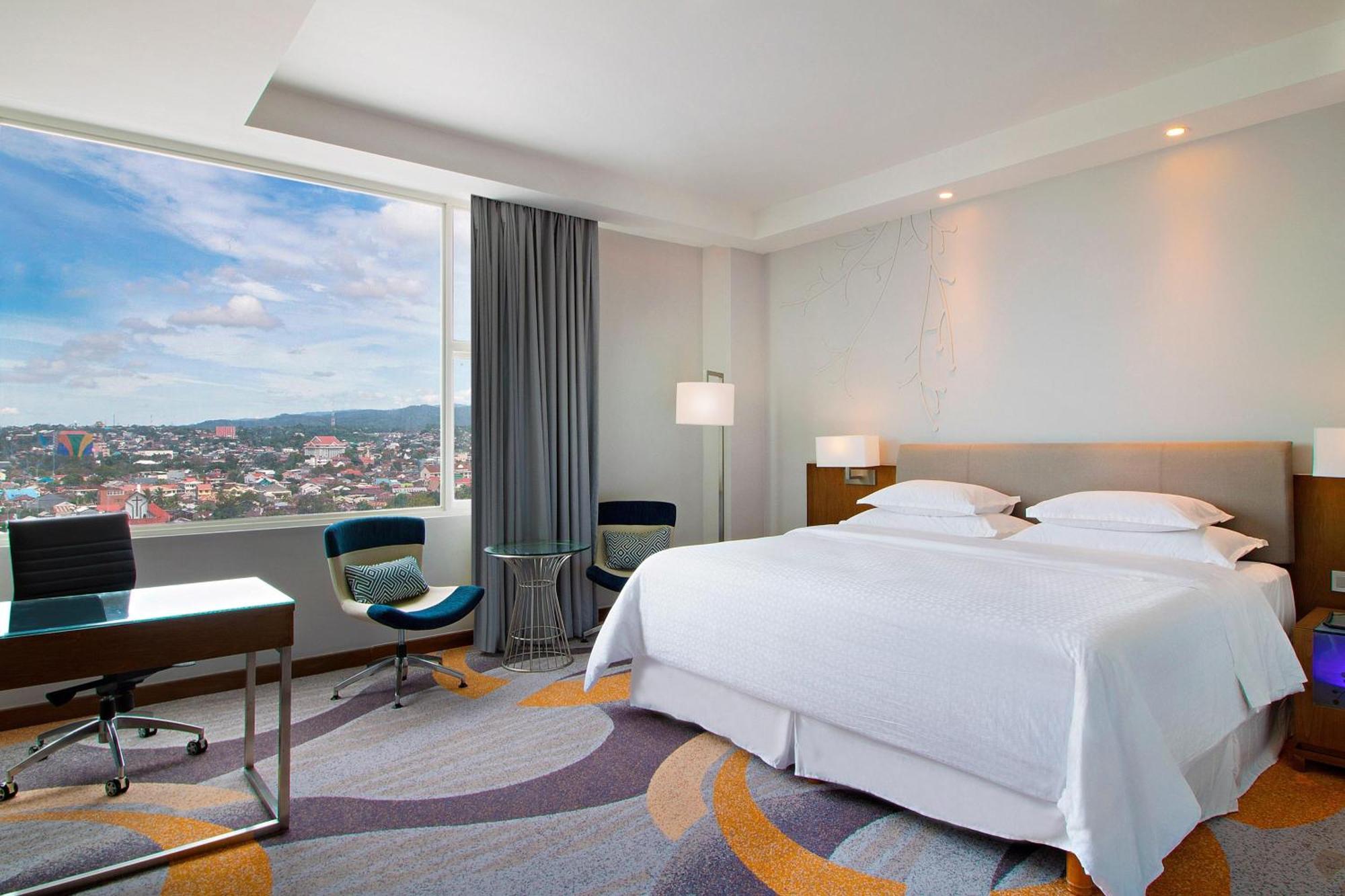 Four Points By Sheraton Manado Eksteriør billede
