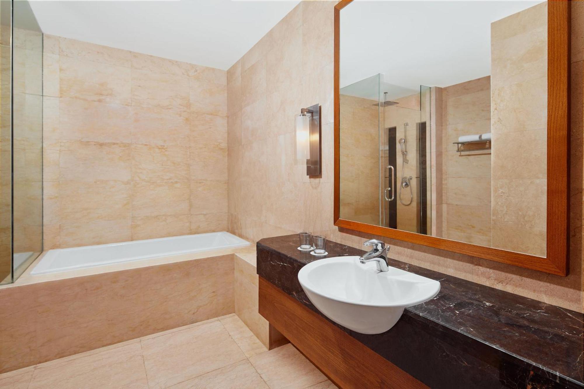 Four Points By Sheraton Manado Eksteriør billede