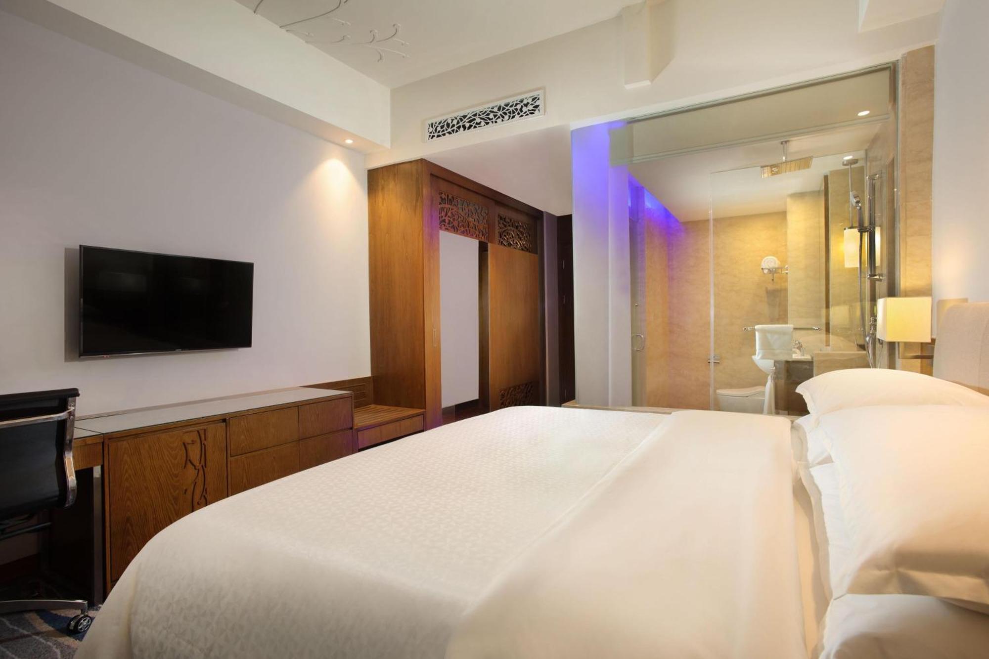 Four Points By Sheraton Manado Eksteriør billede