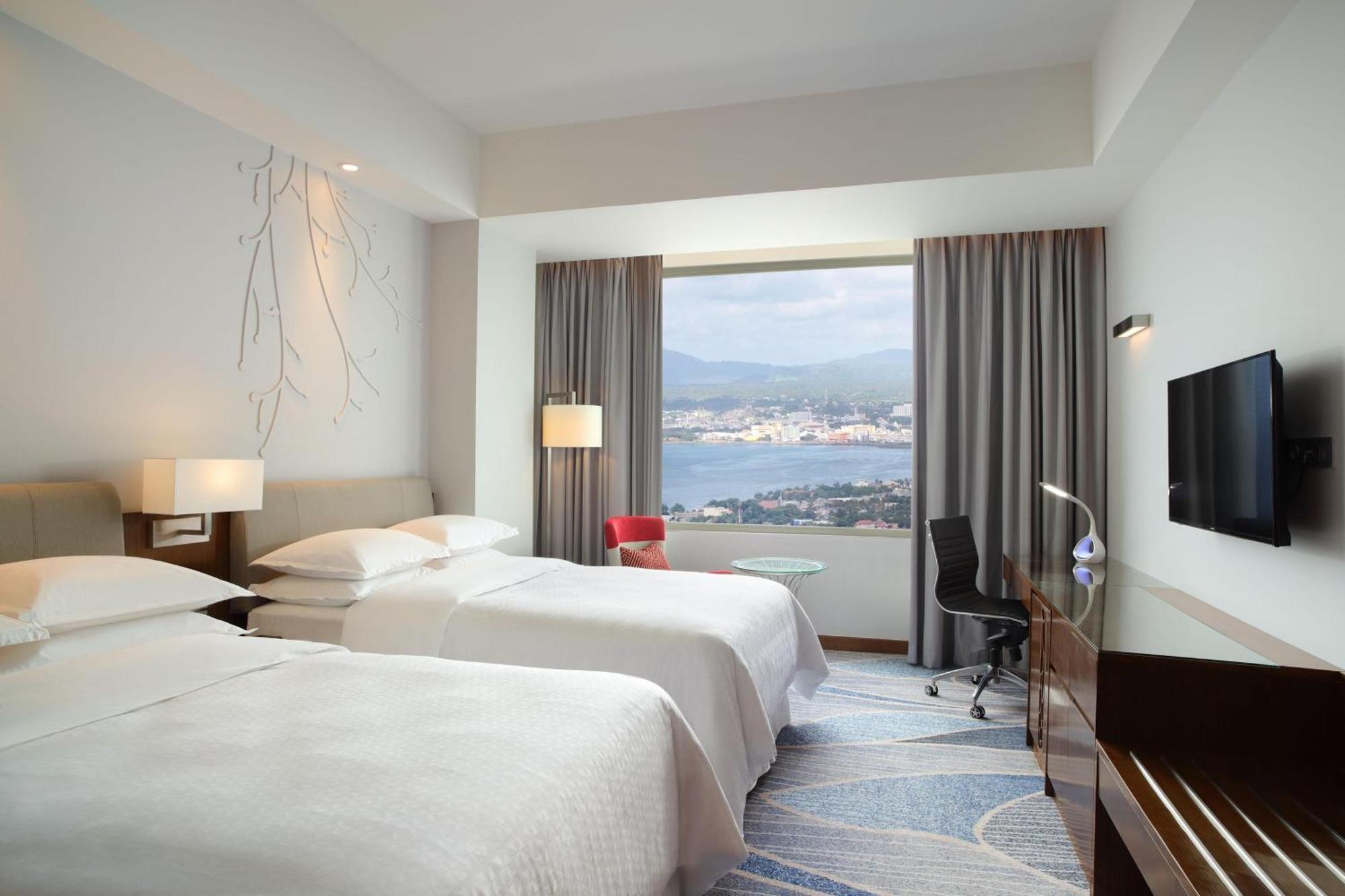 Four Points By Sheraton Manado Eksteriør billede